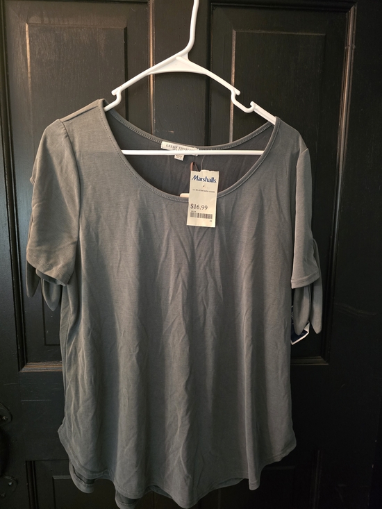 Green Envelope Tops - Green Envelope Slate Gray Short-Sleeve Scoop Neck Top